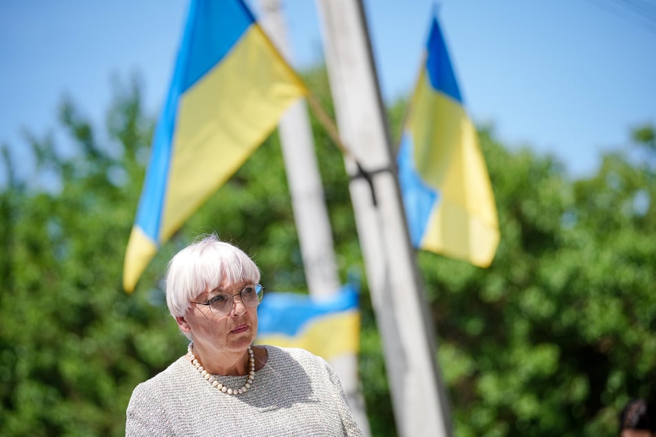 Claudia Roth (Bündnis 90/Die Grünen), Staatsministerin für Kultur und Medien, gedenkt den im 2. Weltkrieg in der ukrainischen Hafenstadt Odessa ermordeten Juden.