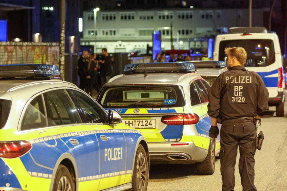 In der Nähe der Messehallen wurden am Dienstagabend zwei Männer getötet. Ein dritter Beteiligter wurde verletzt.