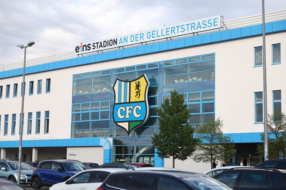 Zu dem Spitzenspiel werden mehr als 13.000 Zuschauer im Stadion an der Gellertstraße erwartet.