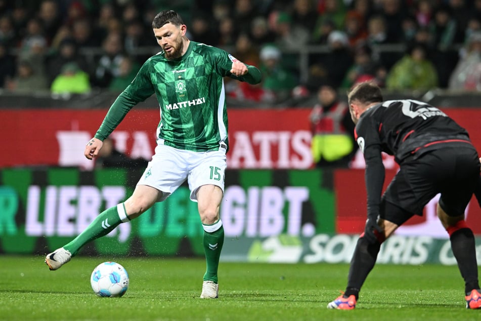 Oliver Burke (28, l.) wird nächste Saison wohl das Trikot von Union Berlin tragen.