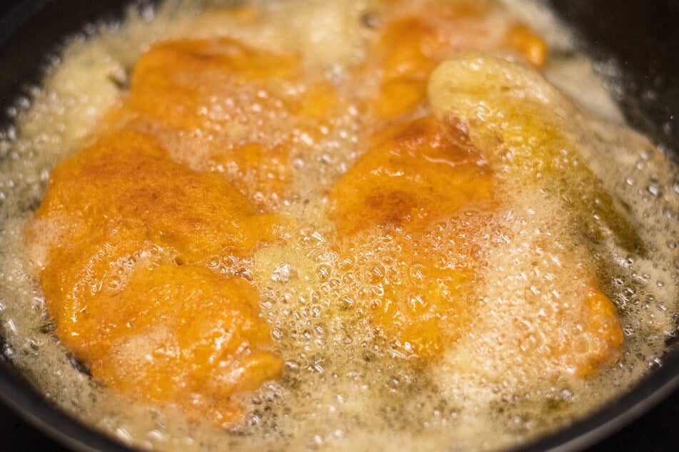 Schnitzel gehören zu den Spezialitäten im MaxiMahl. (Symbolfoto)