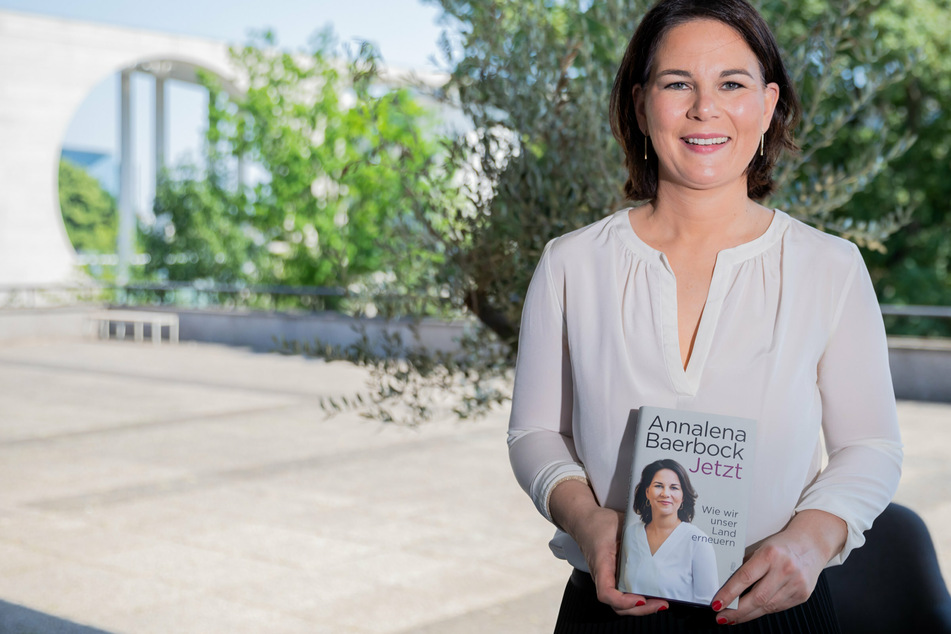 Annalena Baerbock (40), Kanzlerkandidatin und Bundesvorsitzende von Bündnis 90/Die Grünen, soll in ihrem Buch "Jetzt. Wie wir unser Land erneuern" abgeschrieben haben.