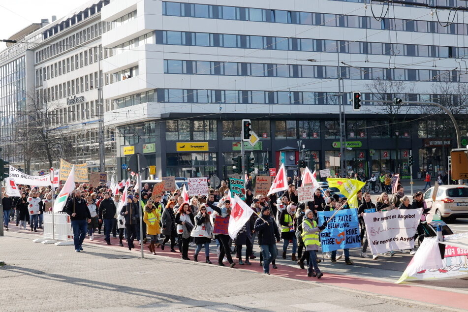 Am Donnerstagmorgen gab es eine Demo der Beschäftigten in der Chemnitzer Innenstadt.