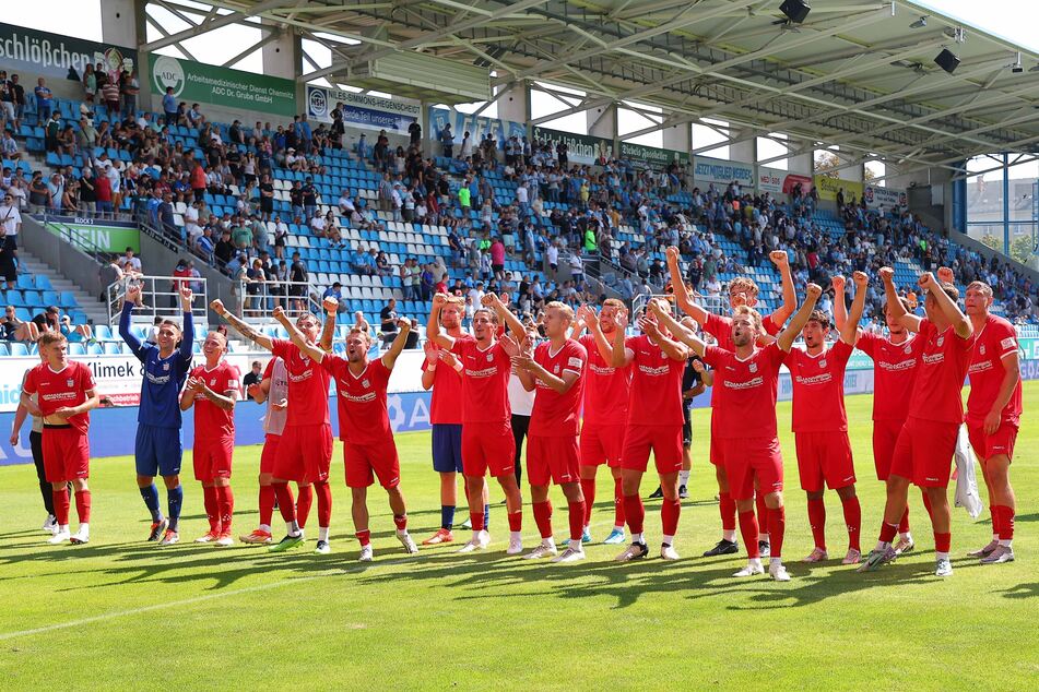 Die FSV-Spieler konnten am Sonntagnachmittag den ersten Sieg der Saison feiern.