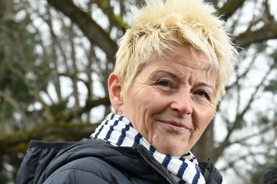 Veronika Leonhardt (67) vom Verein "AG Roter Turm" will das Wahrzeichen zum Trauort machen.