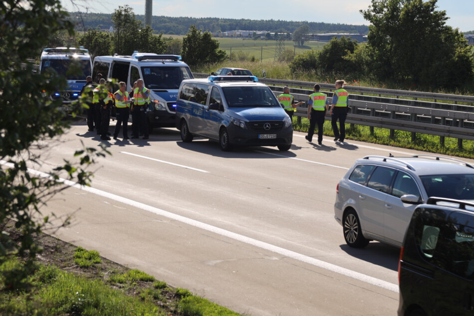 Die Polizei musste die A4 gegen 14.30 Uhr Richtung Dresden komplett sperren.