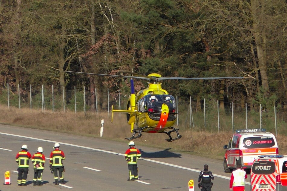 Ein Rettungshubschrauber war ebenfalls im Einsatz.