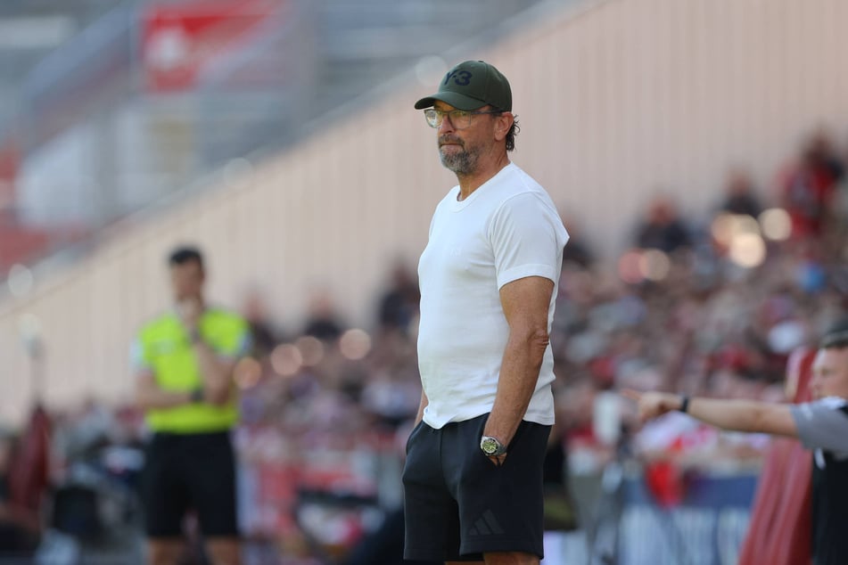 Energies Trainer macht vor Wolfsburg die Brust breit.