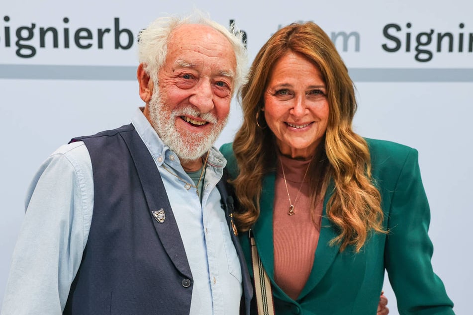 Dieter Hallervorden (89) ist seit zehn Jahren mit Christiane Zander (59) liiert.