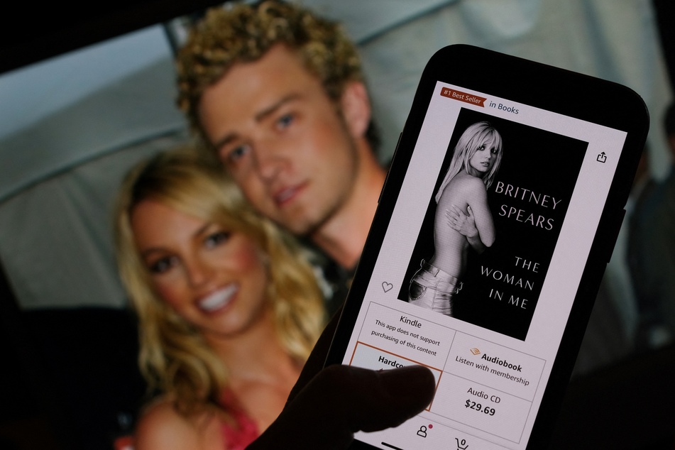 Timbaland entschuldigte sich für seine Äußerungen und erklärte, Britney könne in ihrem Buch sagen, was sie wolle.