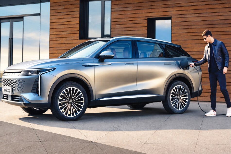 Der OMODA 9 PHEV ist das Flaggschiff der Marke und zeigt, wie sportlich ein SUV sein kann.