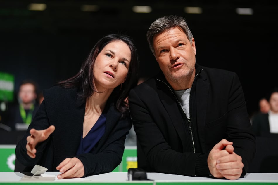 Die Ex-Grünen-Politiker Annalena Baerbock (45) und Robert Habeck (56) kommen in dem Gedicht nicht gut weg. (Archivfoto)