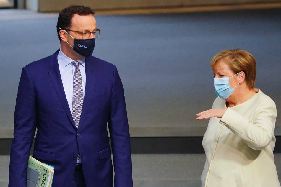 Die Suche nach der richtigen Strategie in der Pandemie: Merkel und Spahn besuchen RKI