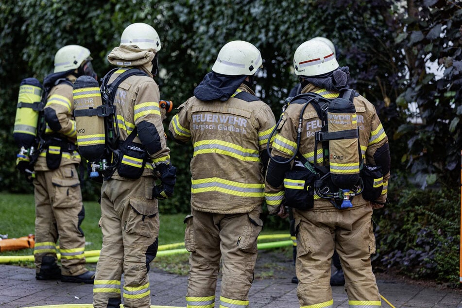 Die Feuerwehr Bergisch Gladbach hatte nach dem Sommergewitter am Dienstagabend alle Hände voll zu tun.