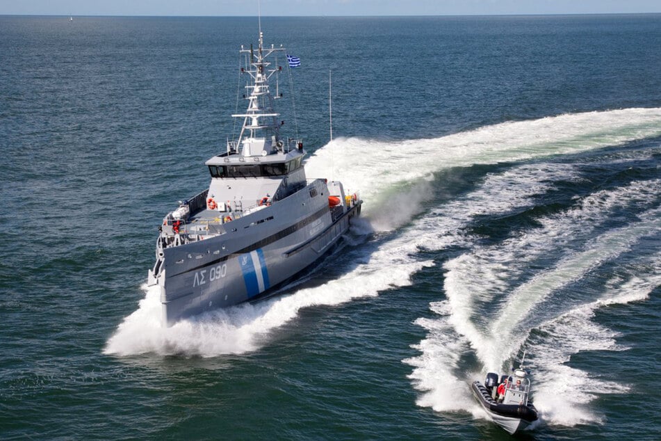 Die griechische Küstenwache war nach einem Bootsunglück im Mittelmeer gefordert.