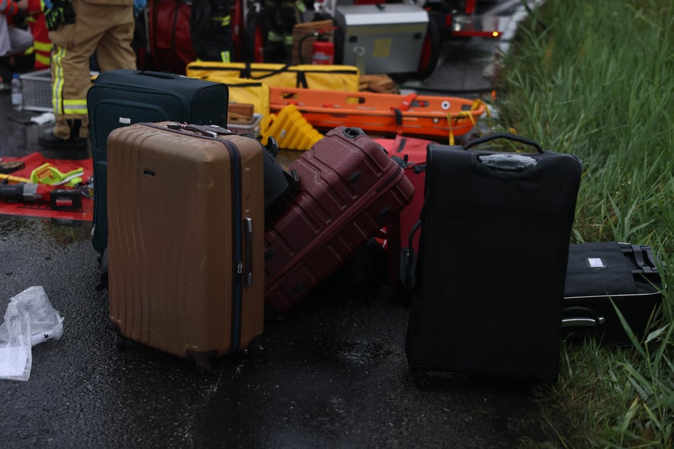 In den Autos saßen mehrere Menschen. Insgesamt zehn Personen wurden verletzt.