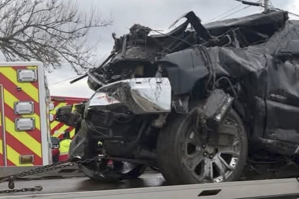 Teenager auf Heimweg spurlos verschwunden: Einsatzkräfte finden Truck im Fluss