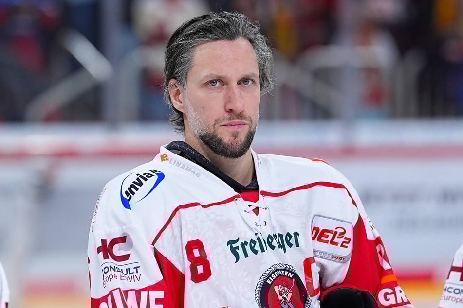 Dominic Walsh (36) verletzte sich an der Wirbelsäule.