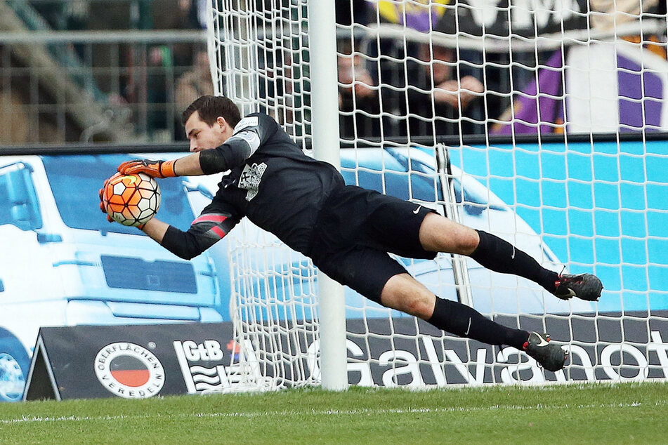 Keeper Martin Männel blieb 2015 nach dem Abstieg in Aue und hatte großen Anteil an der sofortigen Rückkehr in die 2. Bundesliga.