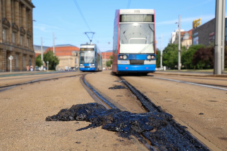 Tagelang verklebte Schienen: So sah das LVB-Verkehrsnetz im Hitzesommer aus.