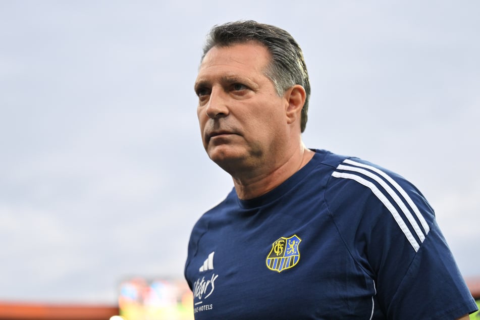 Alois Schwartz (58) geht nach nur sieben Monaten als Saarbrücken-Trainer schon wieder.