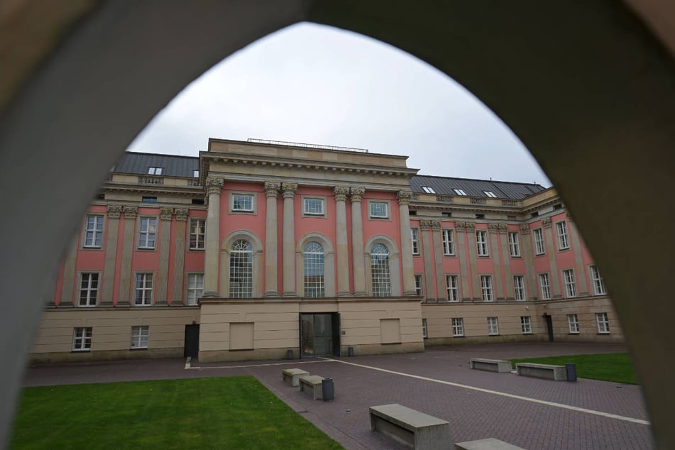 Der Brandenburger Landtag liegt mitten im Sperrgebiet.