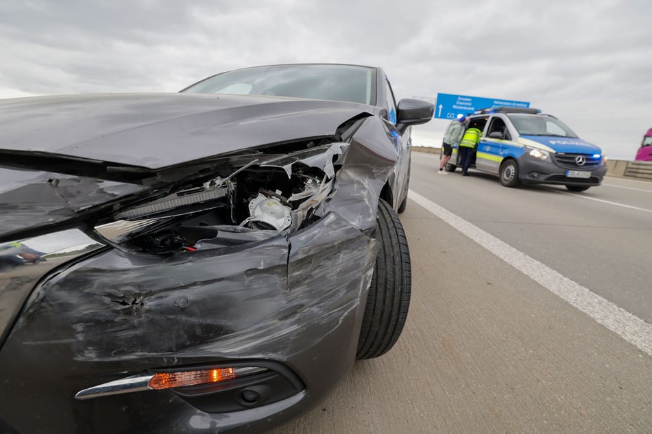 Drei Autos sind am späten Nachmittag auf der A4 zusammengekracht.