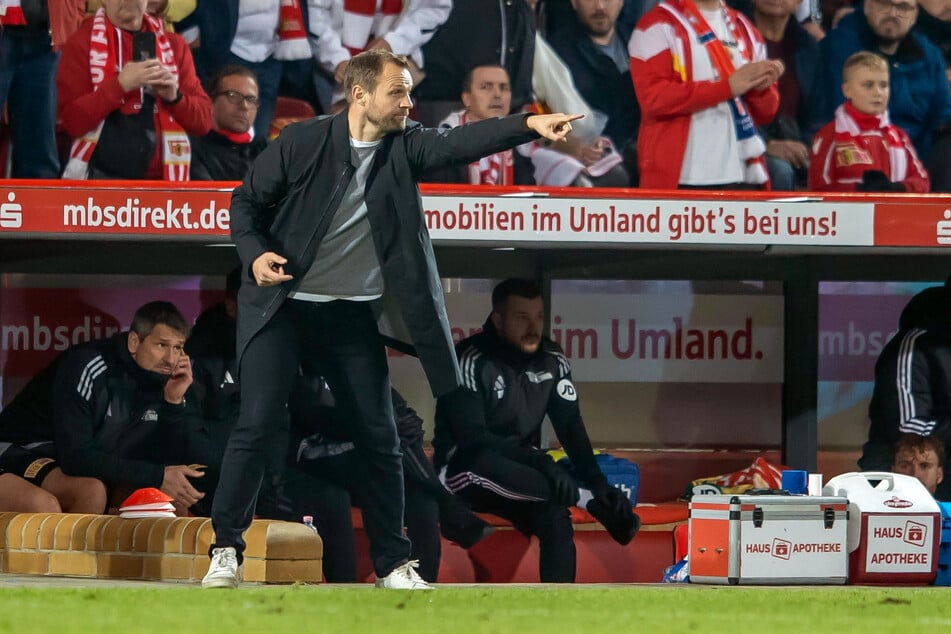 Union-Trainer Bo Svensson (45) sieht den Gegner SC Freiburg eher auf einem stabilen Weg.