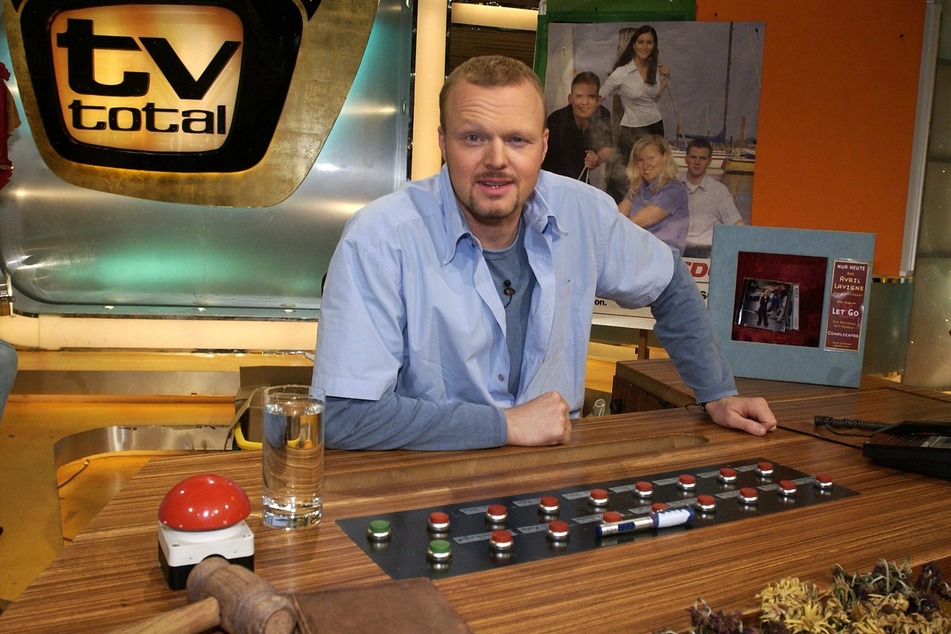 2002: Moderator Stefan Raab im Studio seiner ProSieben-Show "TV Total".