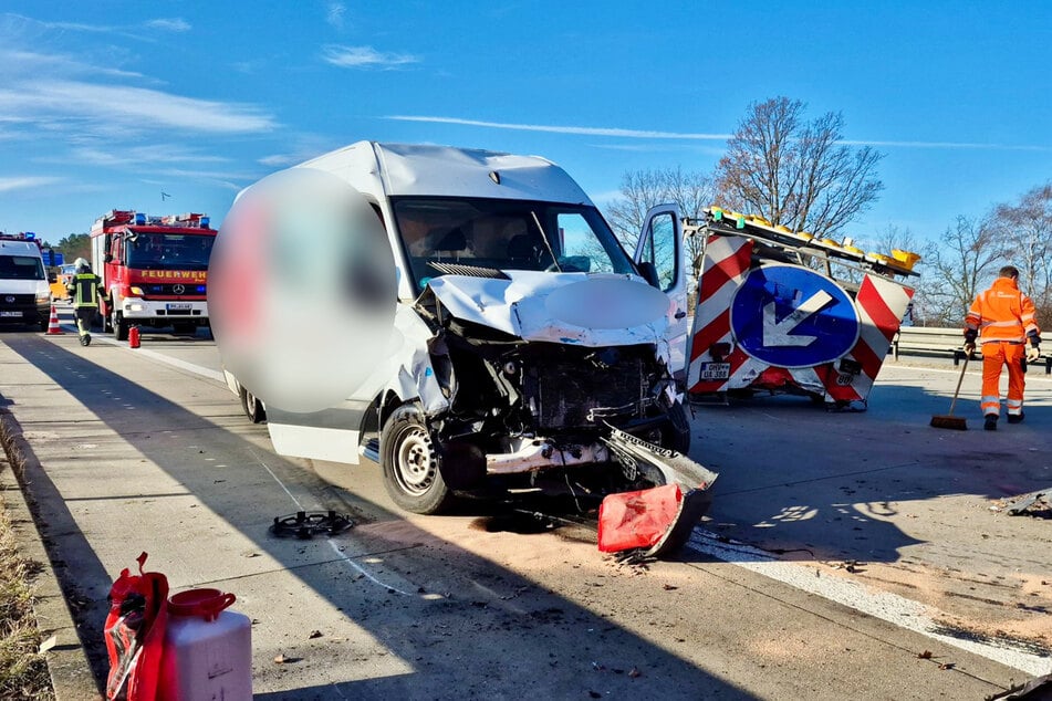 Die Einsatzkräfte hatten bei den Aufräumarbeiten einiges zu tun.