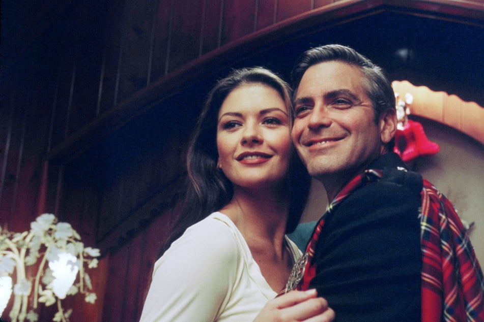 Überstürzt heiraten Miles (George Clooney, 62) und Marilyn (Catherine Zeta-Jones, 54) in Las Vegas.