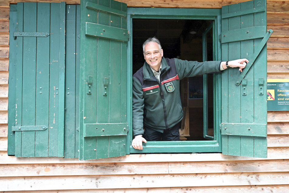 Uwe Borrmeister (53), Leiter der Nationalpark- und Forstverwaltung bei Sachsenforst, war bei der Eröffnung der Rotsteinhütte vorne mit dabei.