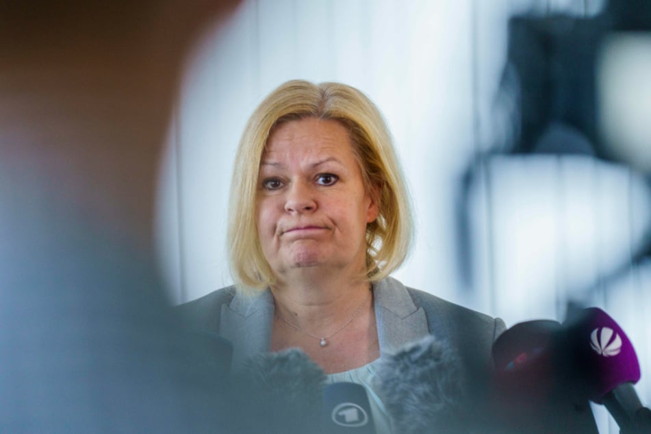 Die zum Zeitpunkt des Anschlags regierende Innenministerin Nancy Faeser (54, SPD) soll dem U-Ausschuss wichtige Fragen zu Issa Al H. beantworten.