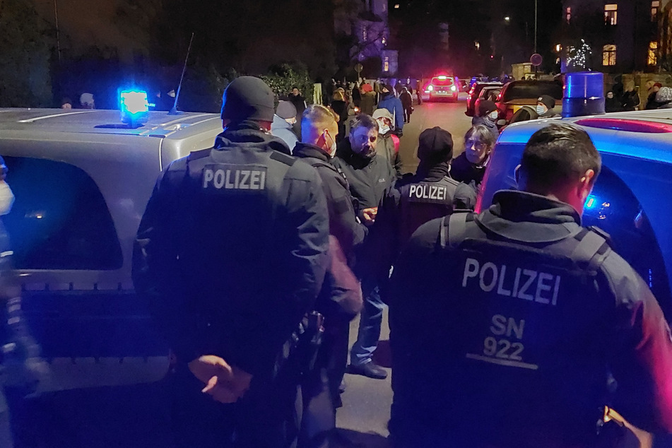 Polizei im Dauereinsatz: 20 Versammlungen in und um Leipzig!