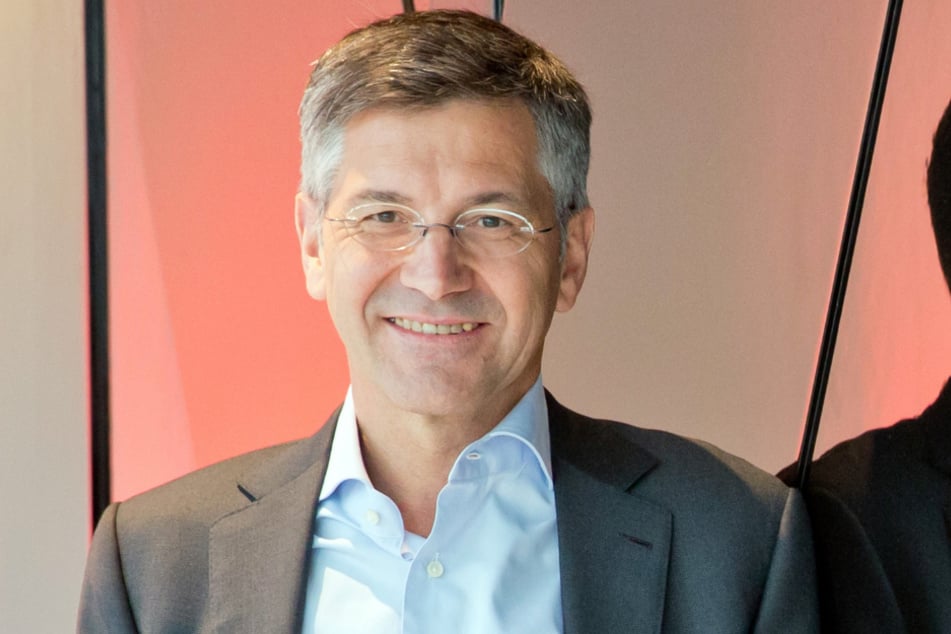 Präsident Herbert Hainer (66) hat beim FC Bayern München die Zügel in der Hand.