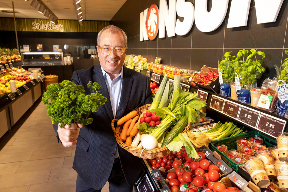 Konsum-Vorstandssprecher Roger Ulke trifft mit unverpacktem Obst und Gemüse den Nerv der Kunden.