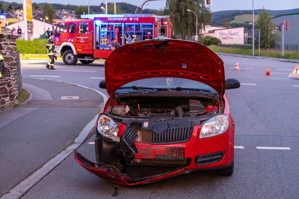 Der Skoda kollidierte mit dem vorfahrtsberechtigten Ford.