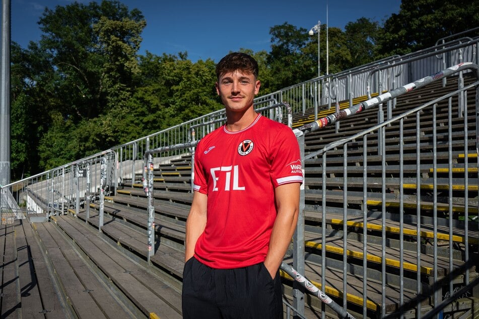 Trägt von nun an das Viktoria-Trikot: Alexander Prokopenko (24).