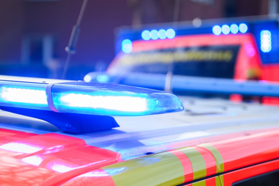 Unfall mit Traktor-Gespann: Mehrere Verletzte bei Junggesellenabschied