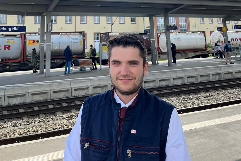 Lokführer Maximilian (25) ist bei der Deutschen Bahn oft mit der Baureihe 442 unterwegs.