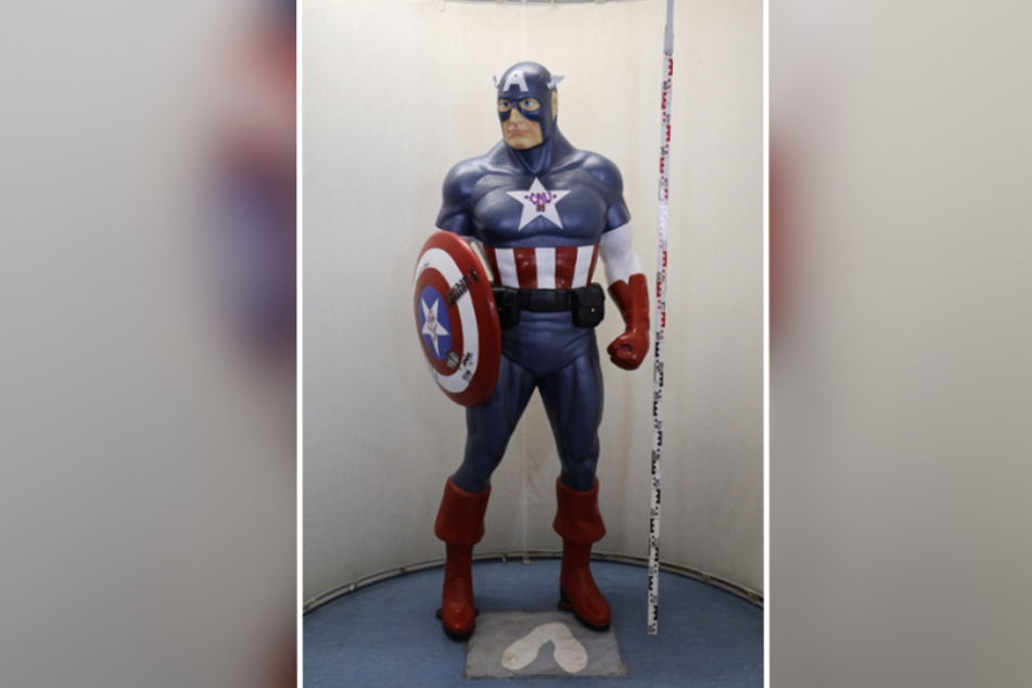 Captain America steht vorerst auf dem Polizeirevier Zwickau.