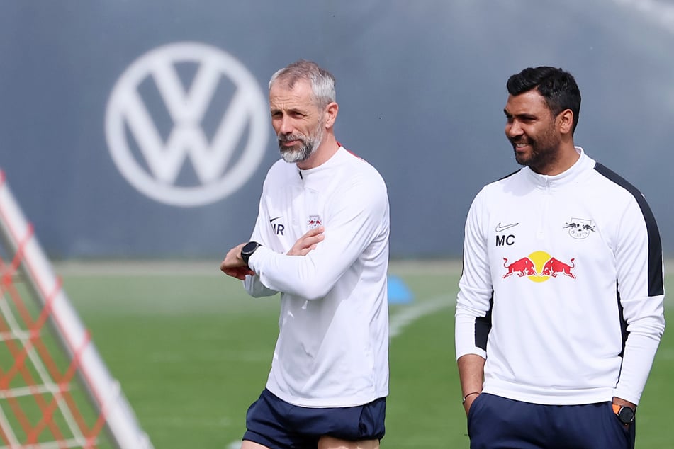 An der Seite von Marco Rose (49, l.) hat Marvin Compper (41) nach seiner aktiven Karriere im Trainerteam hospitiert.