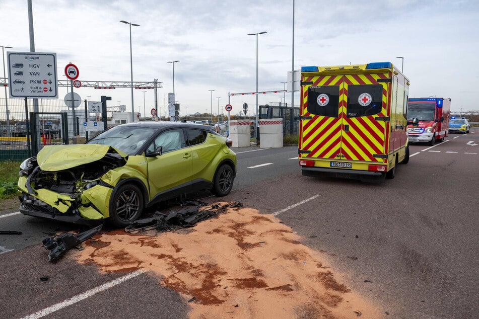 Während der Einsatzmaßnahmen musste die Straße einseitig gesperrt werden.