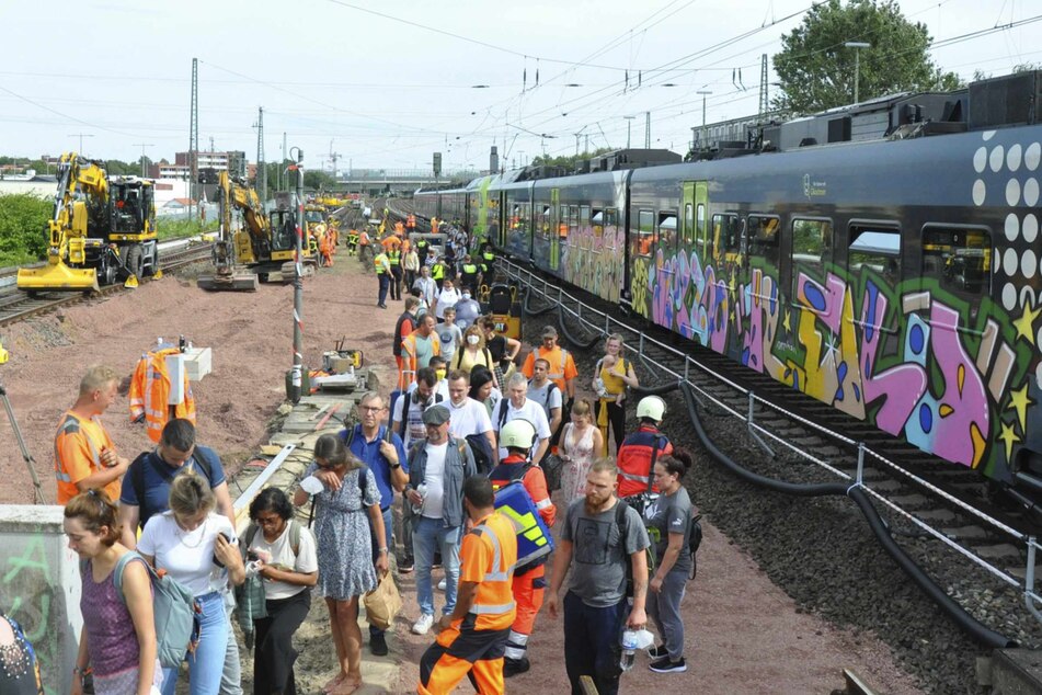 Die Reisenden mussten auf der Nordbahn evakuiert werden.