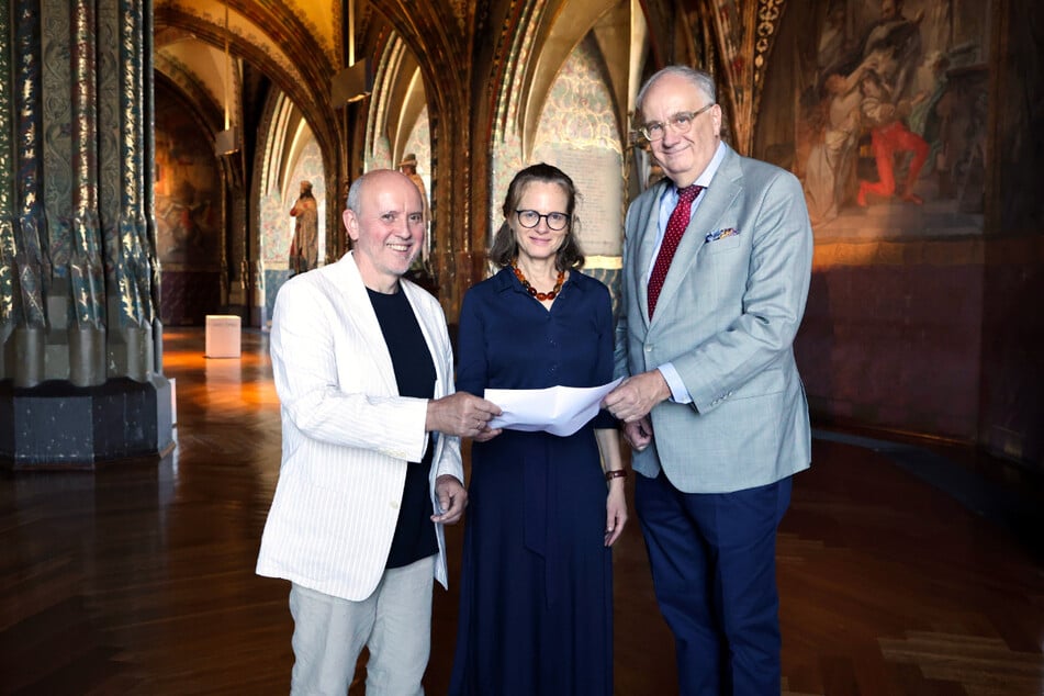 Für Matthias Kaluza (66, v.l.), Geschäftsführer von ökonzept, Schlossleiterin Birgit Finger (57) und Schlösserland-Chef Christian Striefler (64) kann das Frühjahr 2029 nicht schnell genug kommen.