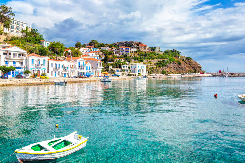 Sonne, Meer und Kultur erwarten Euch auf Ikaria, wie z.B. an den Häfen in Agios Kirykos und Evdilos.