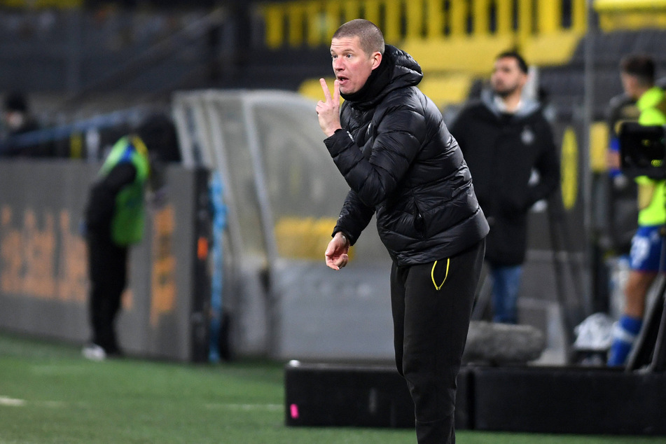 Borussia Dortmunds U19-Coach Mike Tullberg (37) gilt als großes Trainertalent mit rosiger Zukunft.