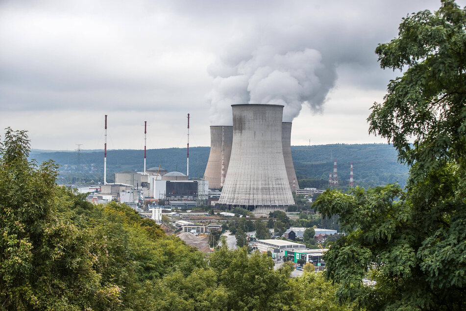 Neben Deutschland, das seine sechs Atomkraftwerke nächstes Jahr abschaltet, hat von unseren Nachbarländern nur Belgien bis 2025 den Ausstieg geplant.