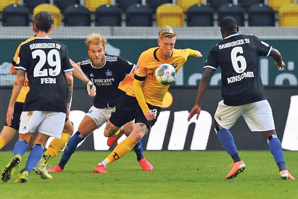 Bliebt er doch? Simon Makienok (M.) soll von Dynamo ein Angebot vorliegen haben ...