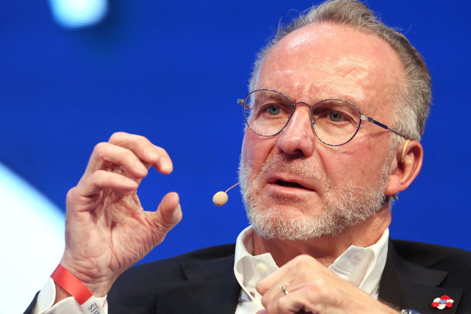 FC Bayerns Vorstandschef Karl-Heinz Rummenigge sieht die Gehaltsobergrenzen skeptisch. (Archiv)